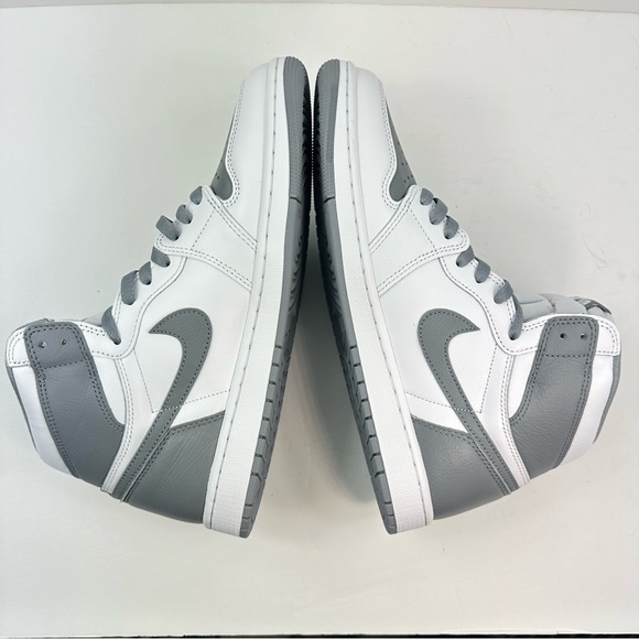 Men’s Air Jordan 1 Retro High OG Sneaker in Stealth 555088 037  Size US 11 - Picture 6 of 11